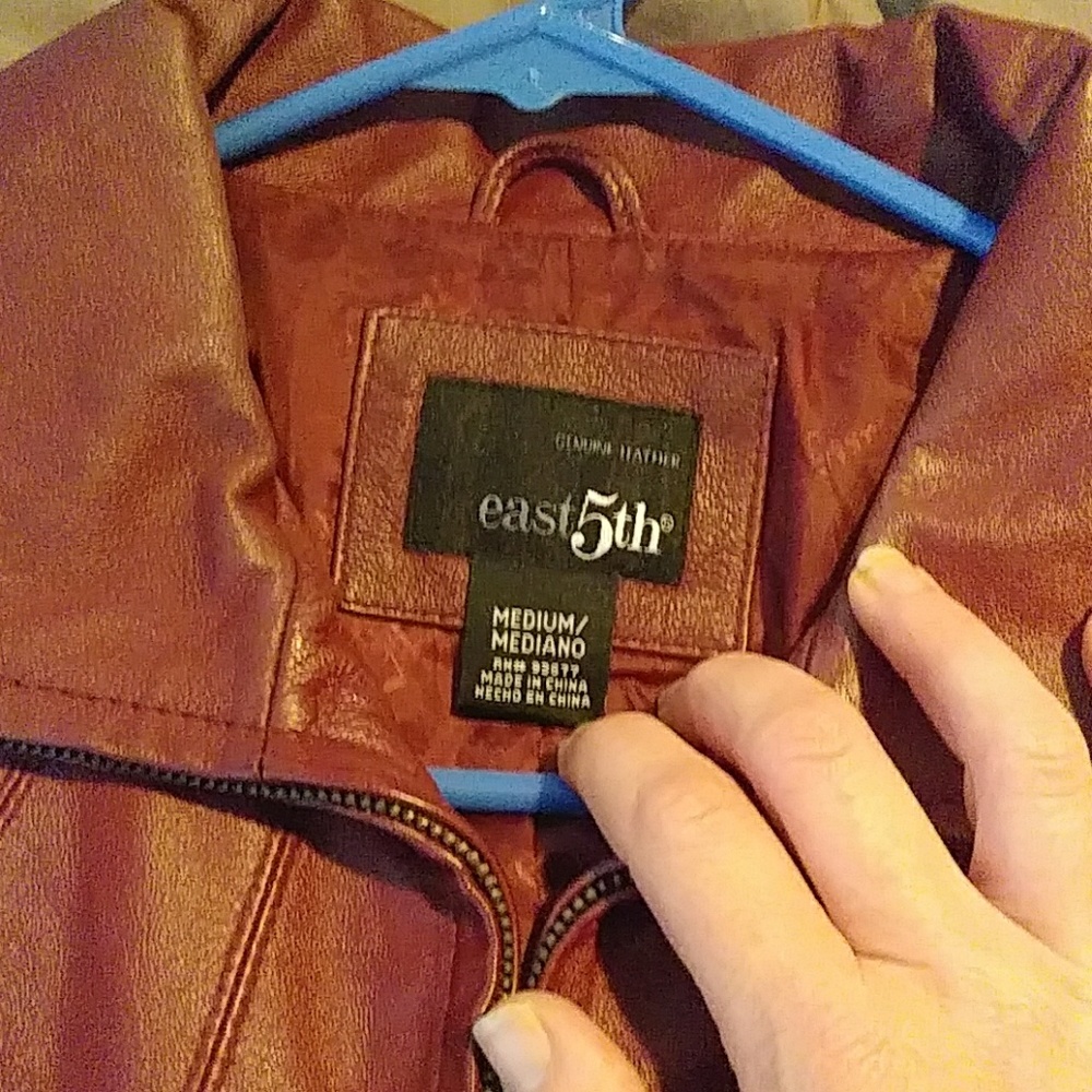Red leather jacket - Picture 2 of 3